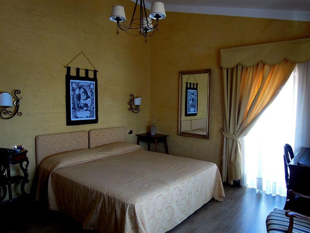 Hotel Sant'Agostino 파올라 외부 사진