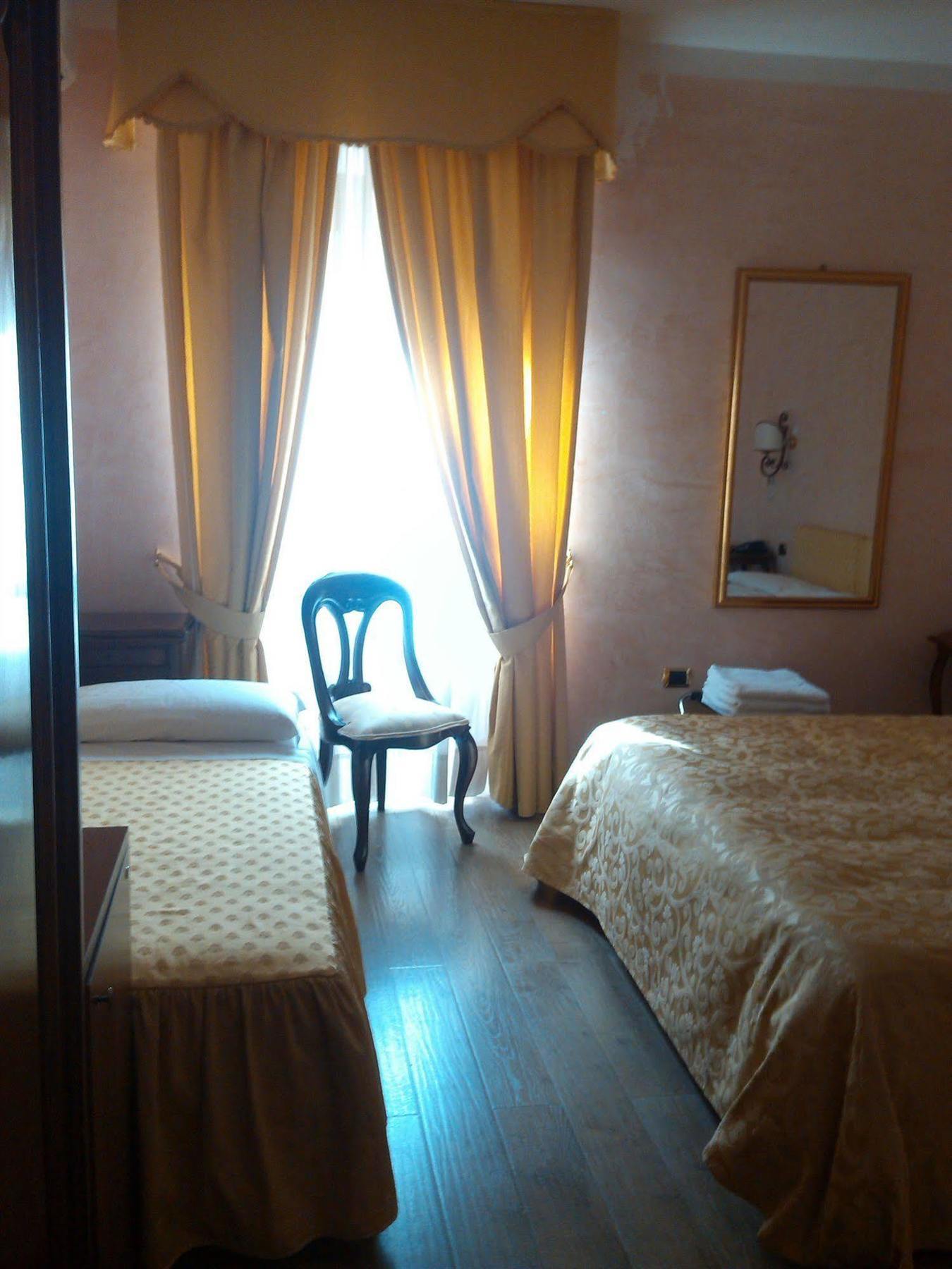 Hotel Sant'Agostino 파올라 외부 사진
